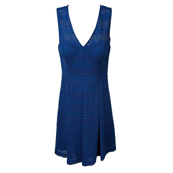 G by Guess Dresses & Skirts - GUESS Dress 4 Blue Sleeveless V-Neck Lace Overlay A-Line Padded Bust Lined Chic